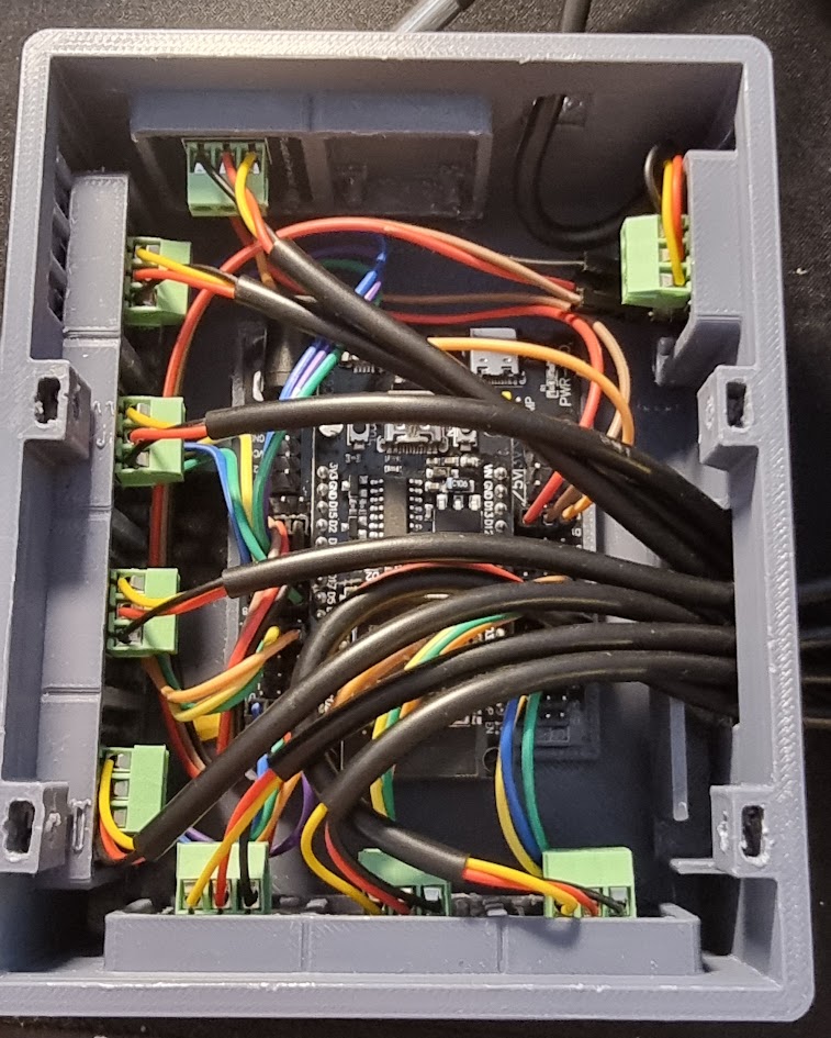ESP32 - wifi accessable temperature sensor hub setup for 9 separate temperature sensors.